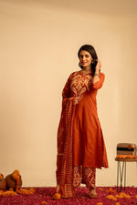 Pure cotton designer back printed pocket suit set in orange