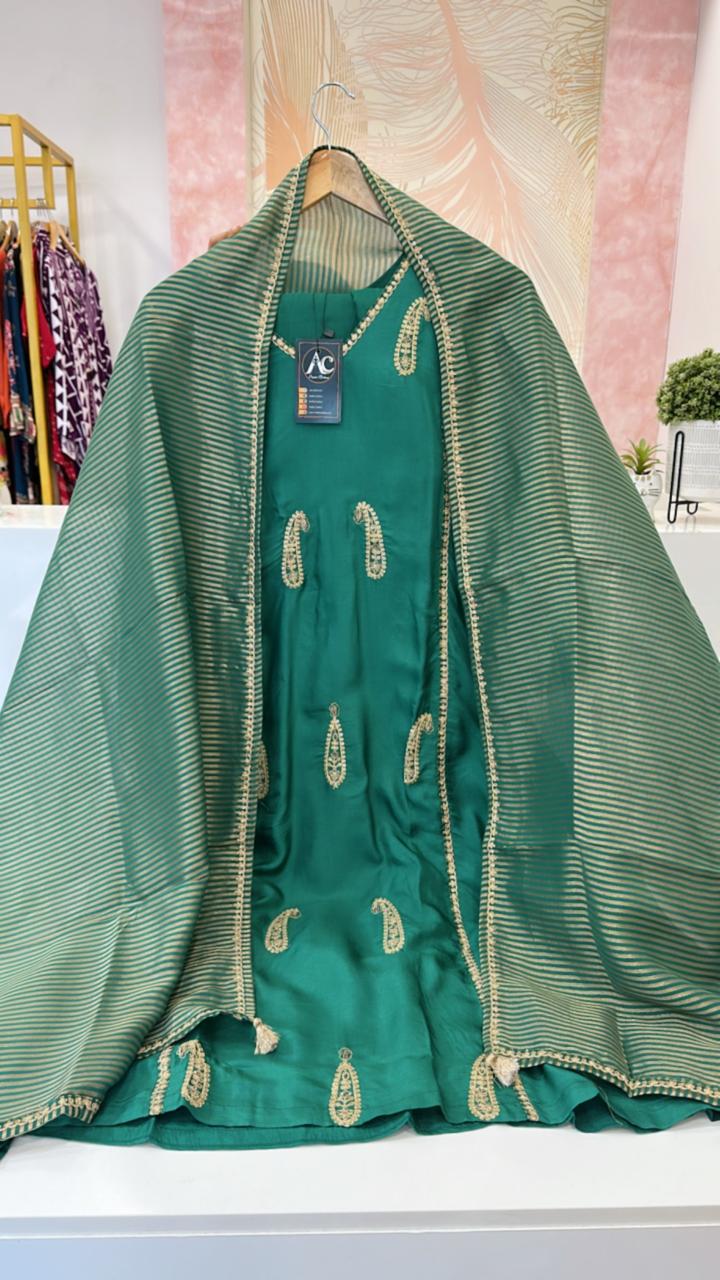 Premium tissue silk with Zari embroidery and tissue dupatta in green