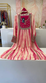 Pure crepe with lace detailing suit set