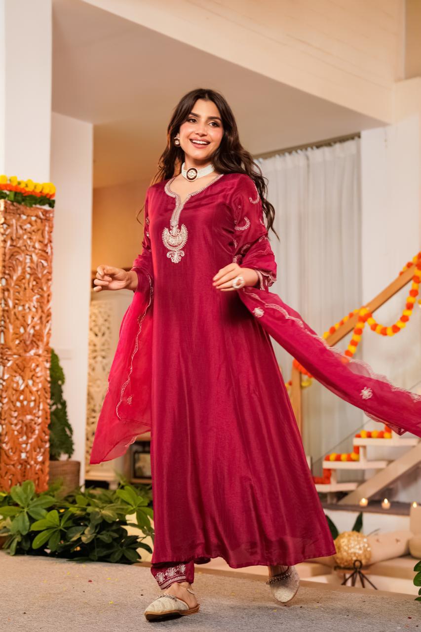 Designer Santoor silk suit in Red!!