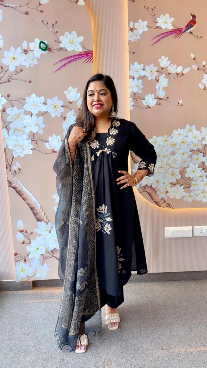 Pretty cotton appliqué work and brush painted suit set in black