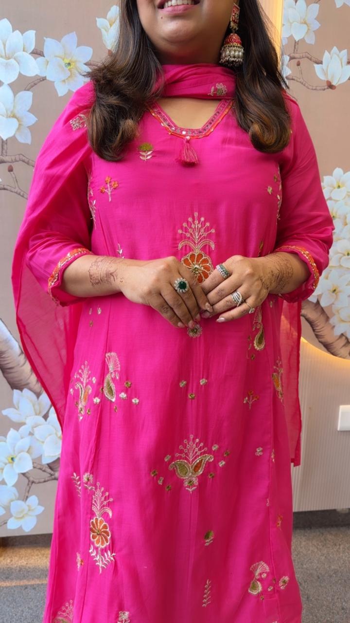 Pretty Mul Chanderi with gotta detailing and heavy hand work in pink