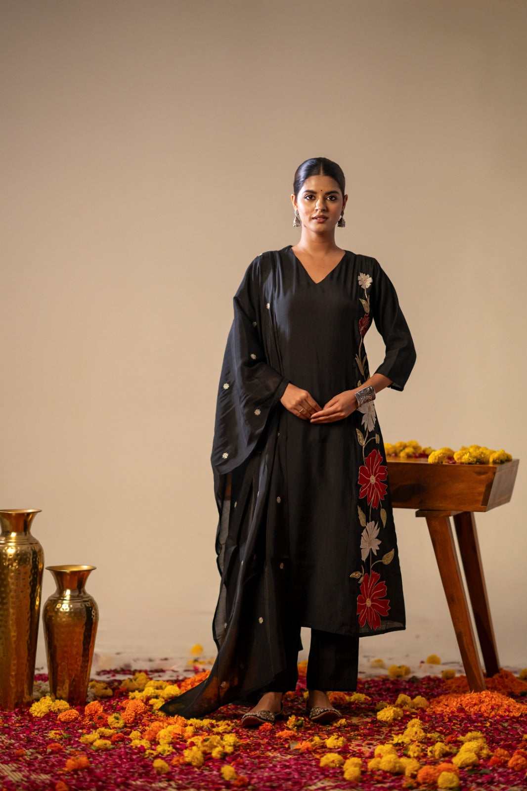 Embroidered full suit set in black