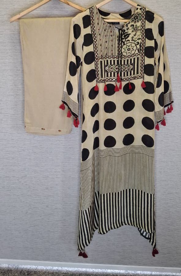 Pretty pretty crepe co ord in polka and ajrakh