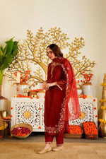 Santoori silk party wear suit set in red