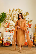 Santoori silk party wear suit set