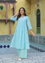 Smart embroidered kurta pant with pocket in blue