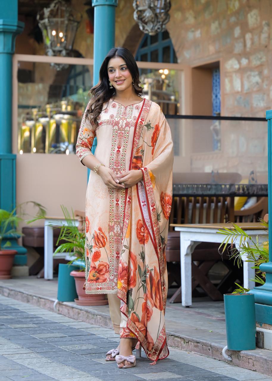 Pretty Pretty lining crepe suit set in peach