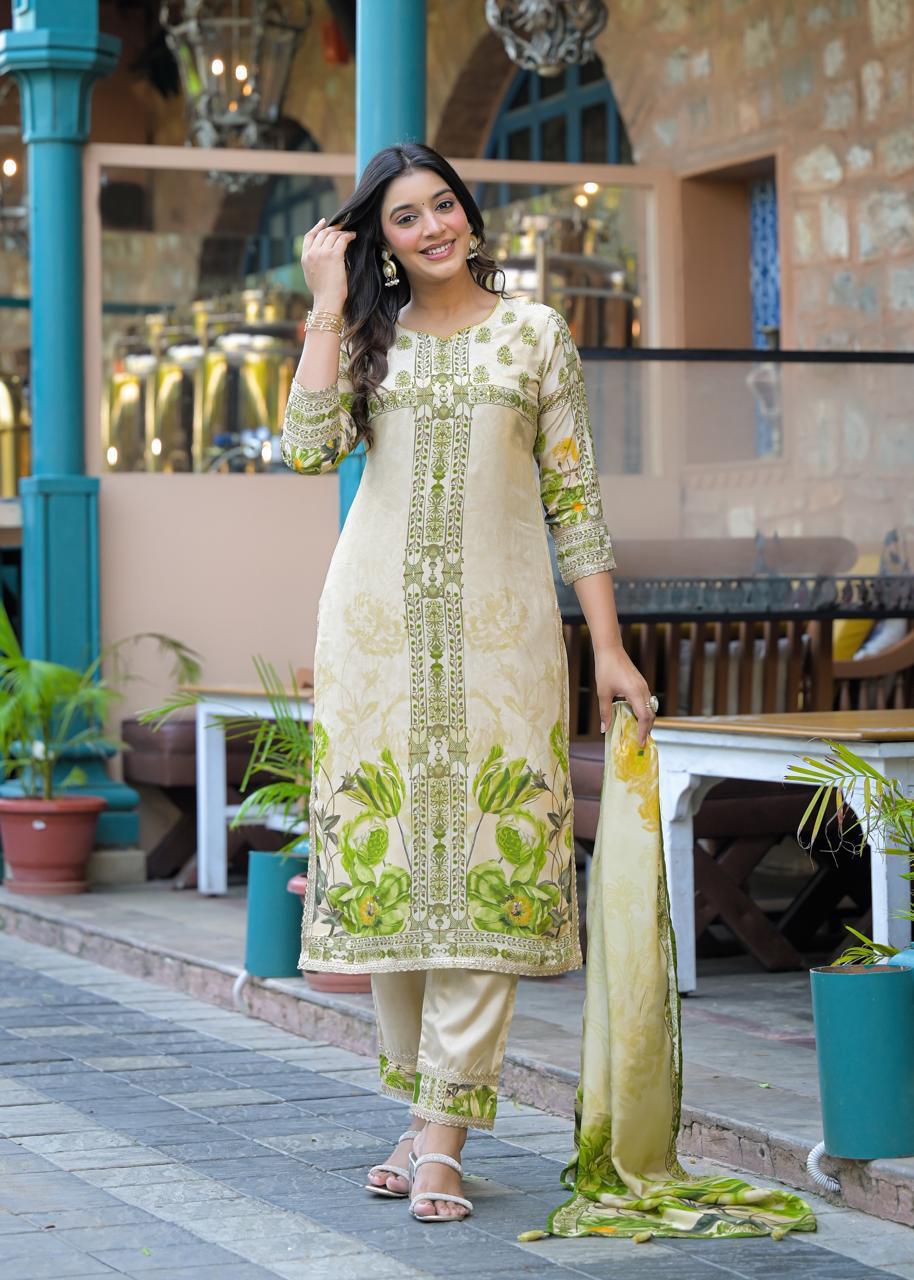 Pretty Pretty lining crepe suit set in green