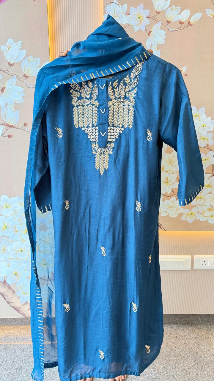 Pretty pretty dola silk hand work suit set