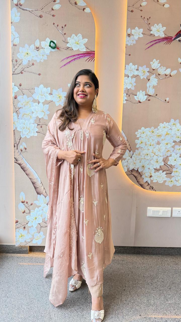 Restocked !! Gorgeous embroidery crepe silk suit set !! Dispatch in 30 Days