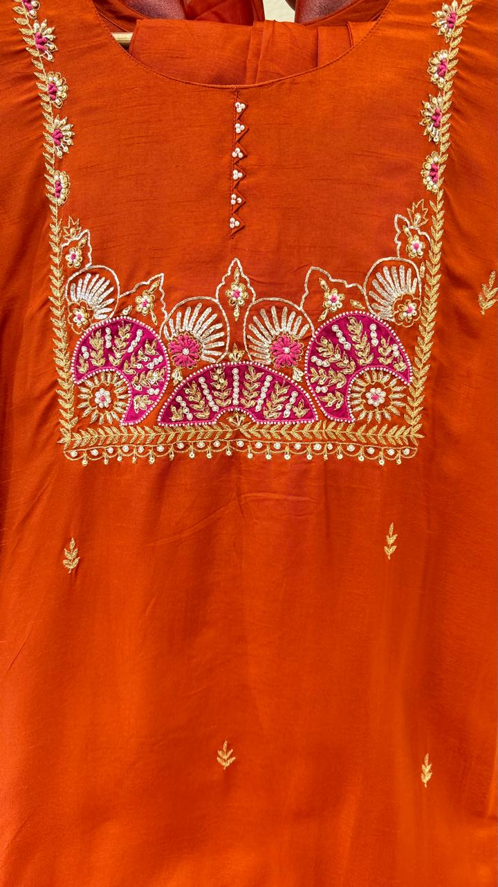 Super pretty dola silk Zari detailing suit in orange 