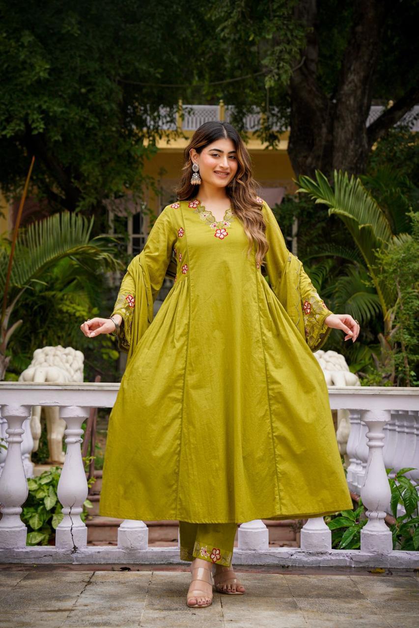 Super pretty applique cotton suit set in green