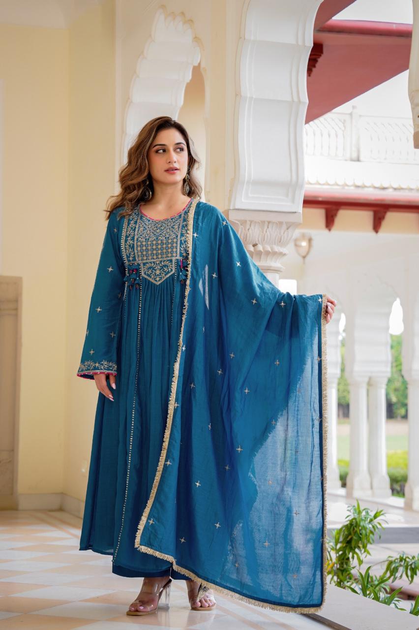 Gorgeous Santorini silk suit set in blue
