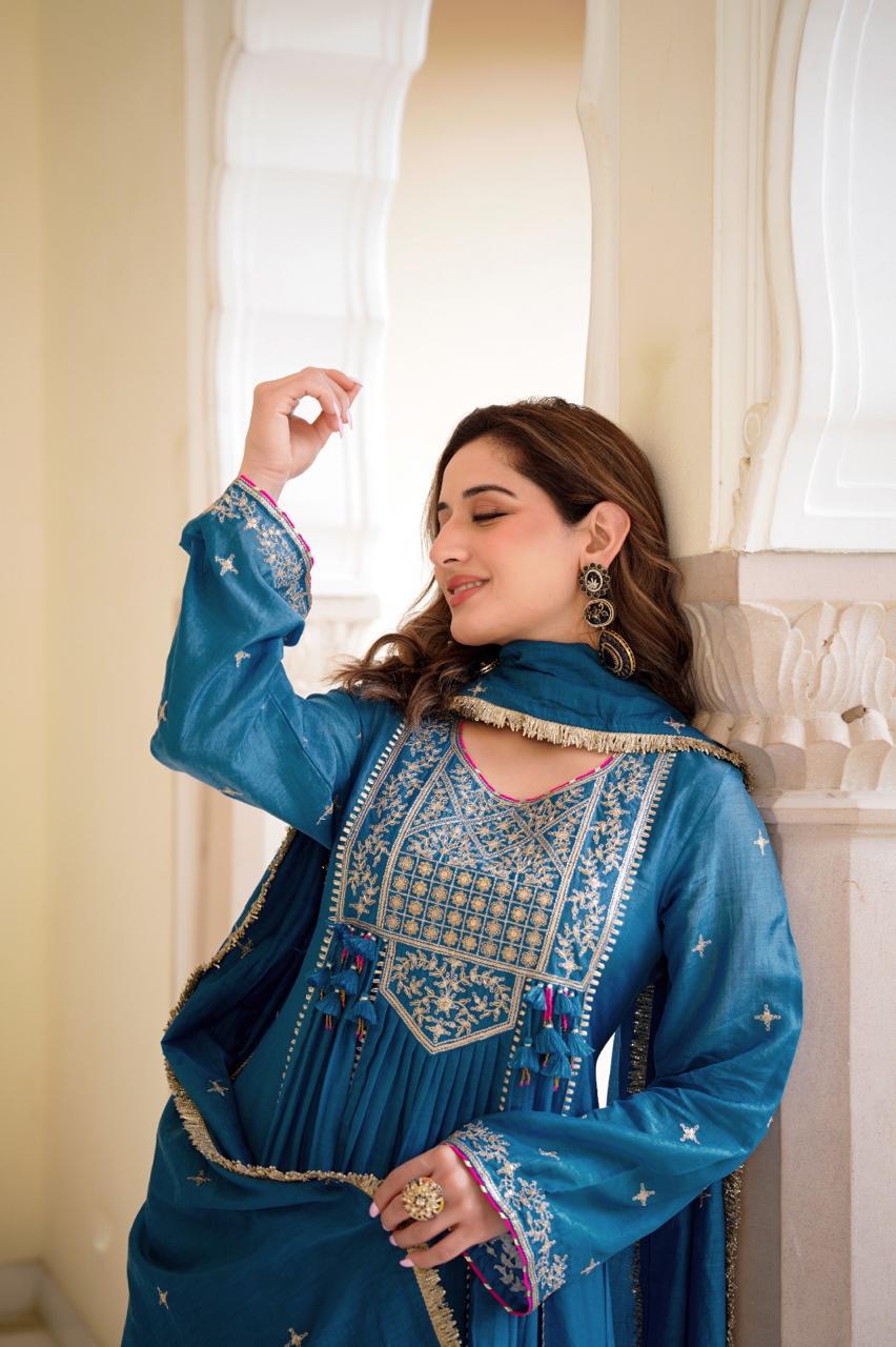 Gorgeous Santorini silk suit set in blue