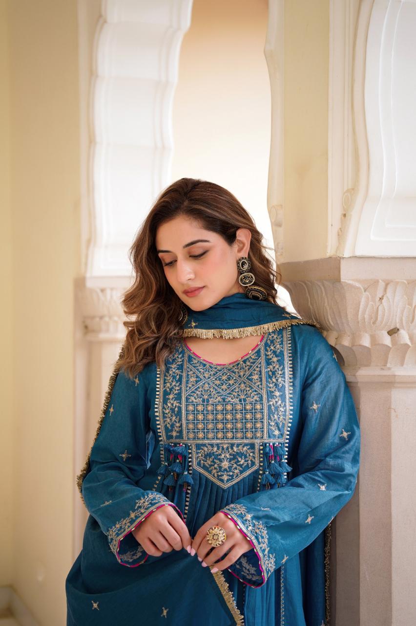 Gorgeous Santorini silk suit set in blue