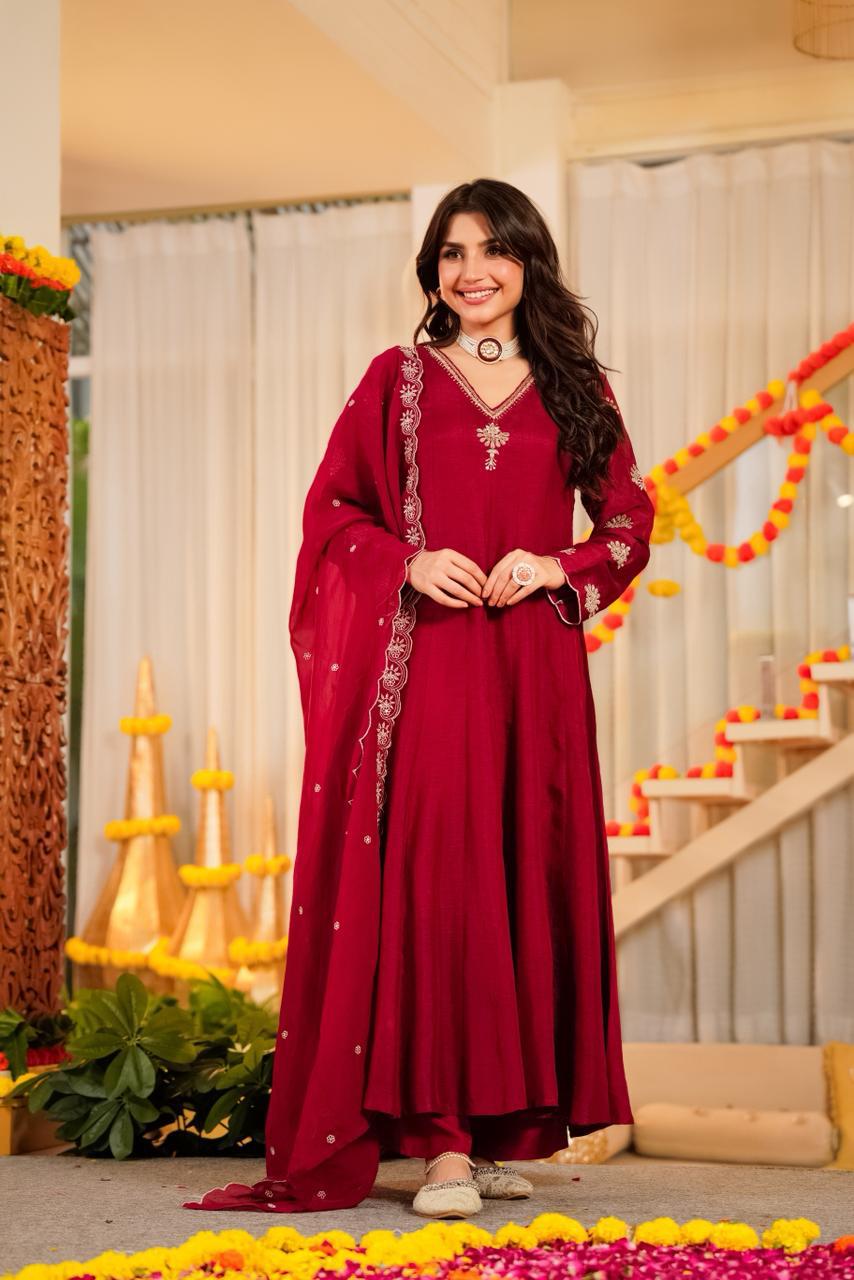 Beautiful Santoori silk embroidered suit set in red