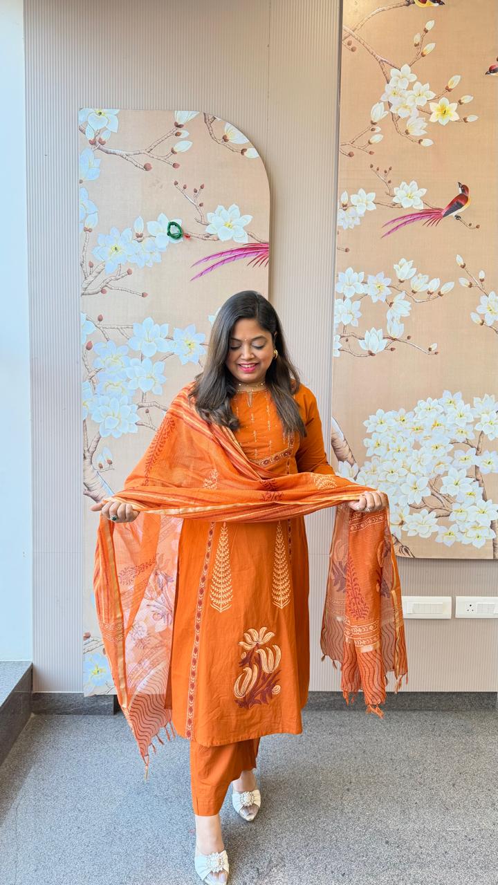 Super smart block printed full suit paired cotton chanderi dupatta