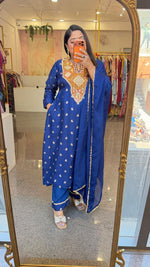 Wow dola silk Banarasi suit set paired with orgenza dupatta