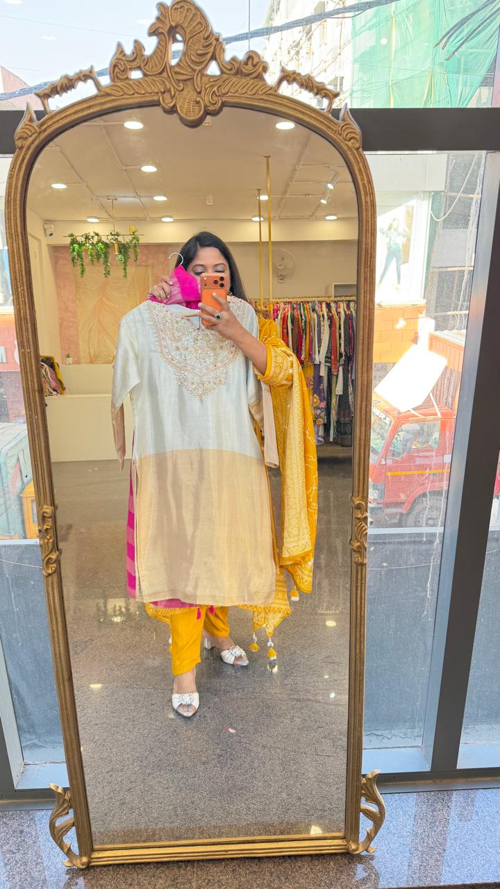 Premium soft tissue with pretty hand work paired with Rani pink tissue dupatta