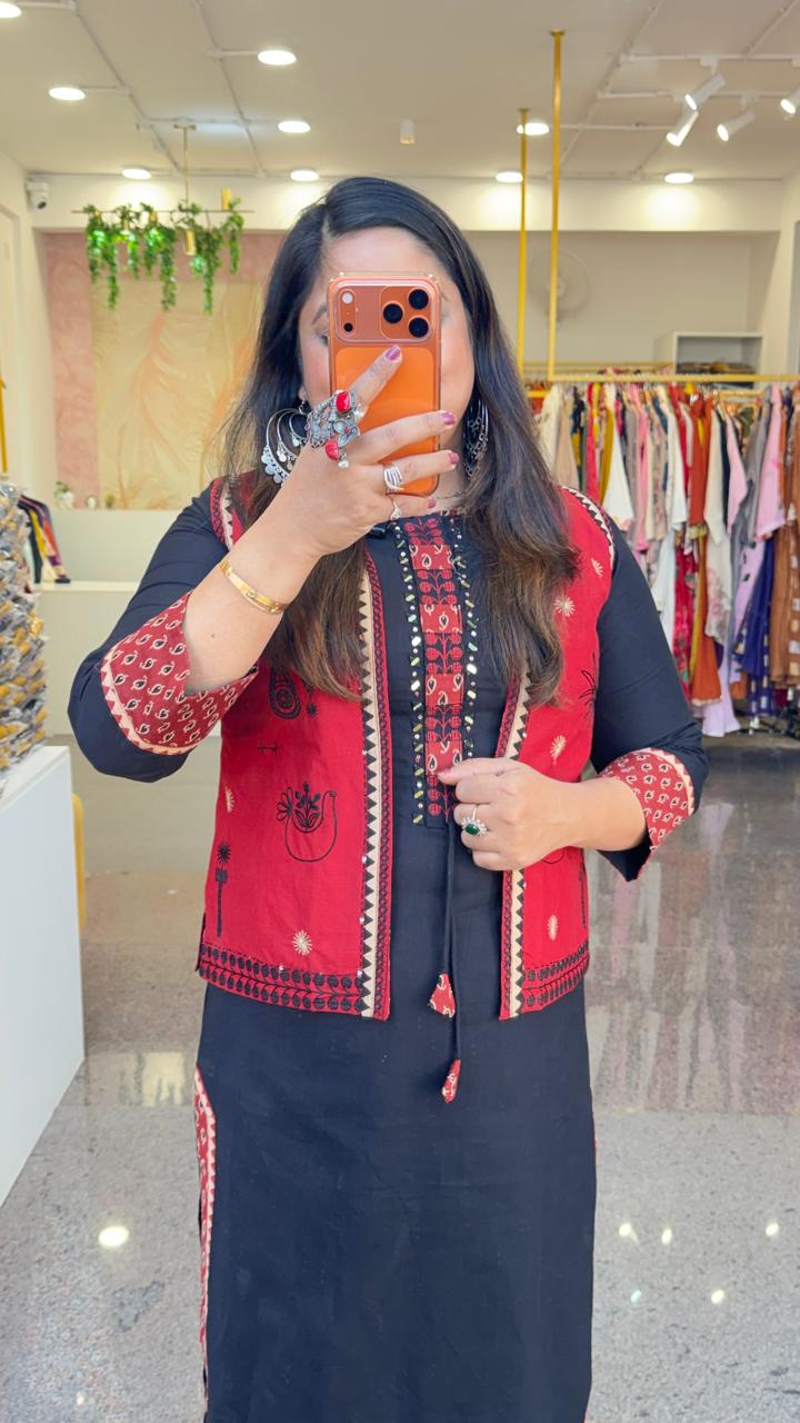 Premium Dabbu cotton kurta set with beautiful real mirror yoke paired with a plazzo pant and a jack in black