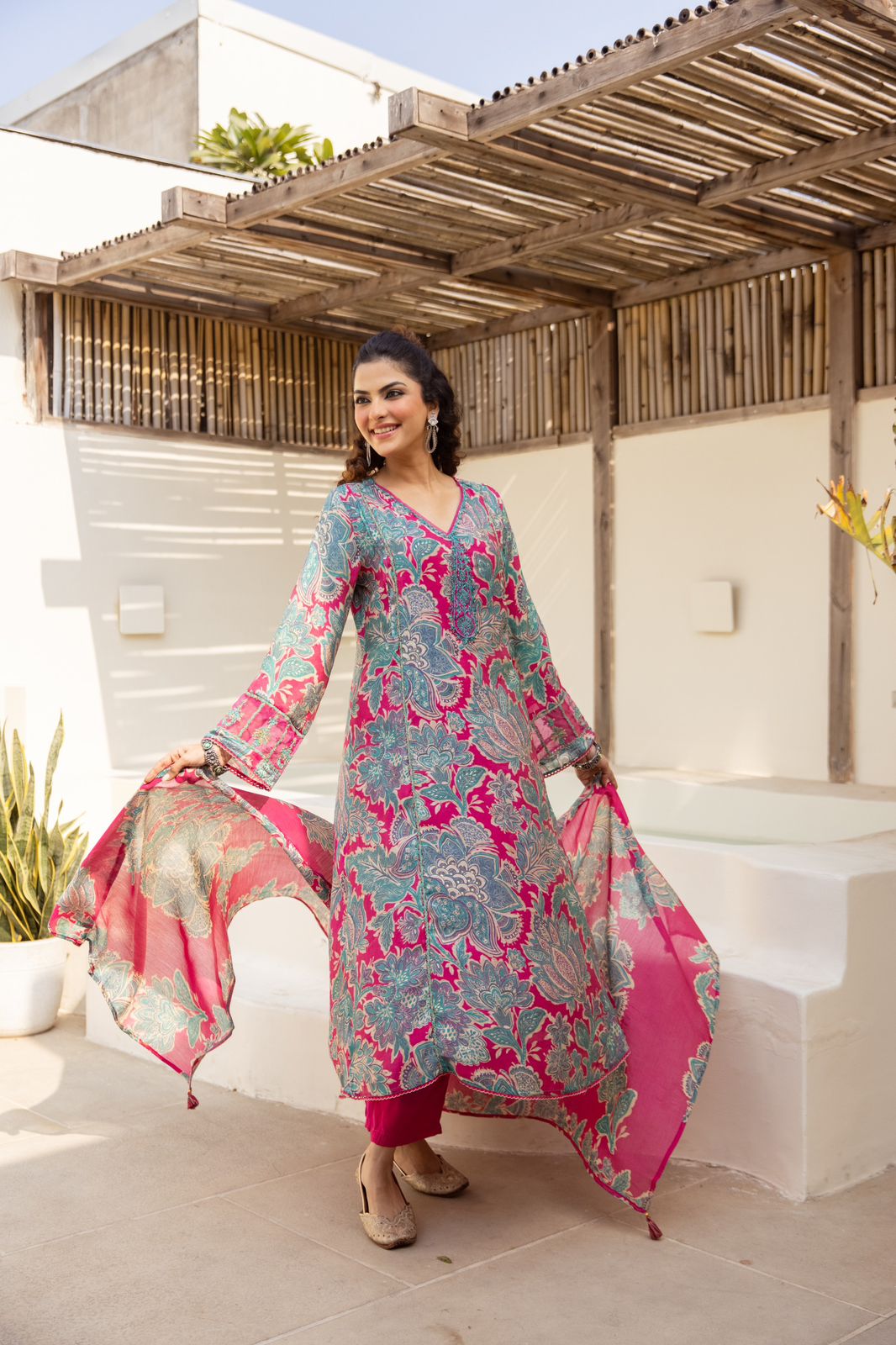 Pretty soft muslin orgenza detailing suit set in pink