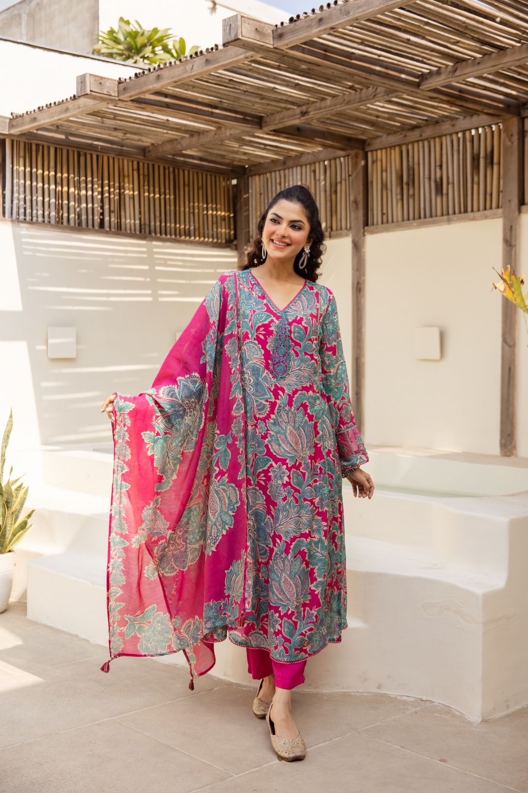 Pretty soft muslin orgenza detailing suit set in pink