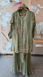 Tissue hand work suit set comes with bustier in greenParty wear