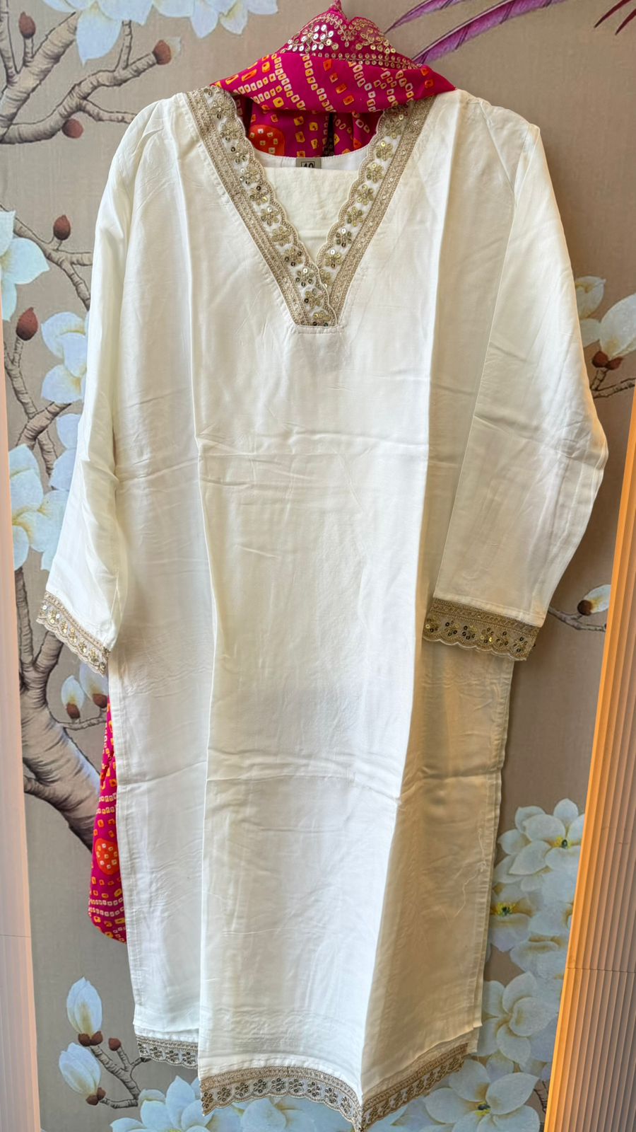 Celebrity design! Soft gaji silk paired with gaji bandhani dupatta