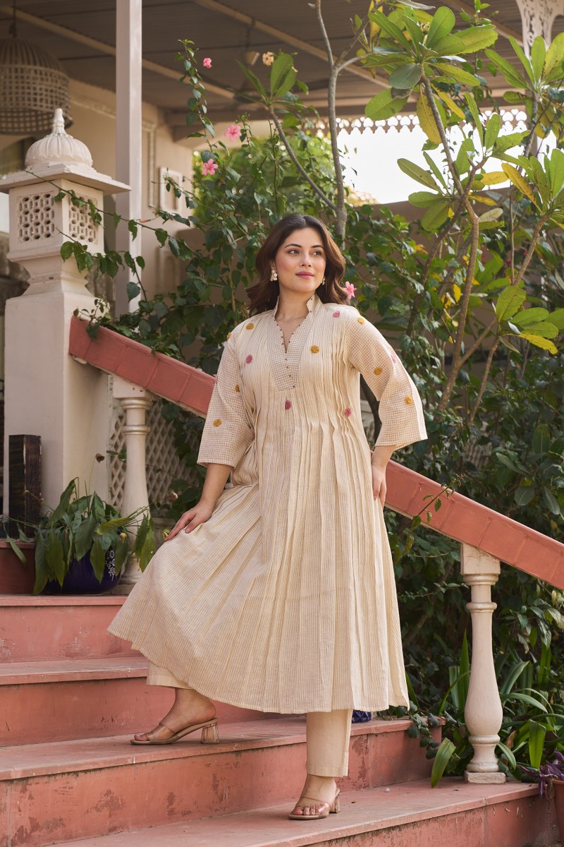 Gorgeous jute cotton orgenza applique kurta pant