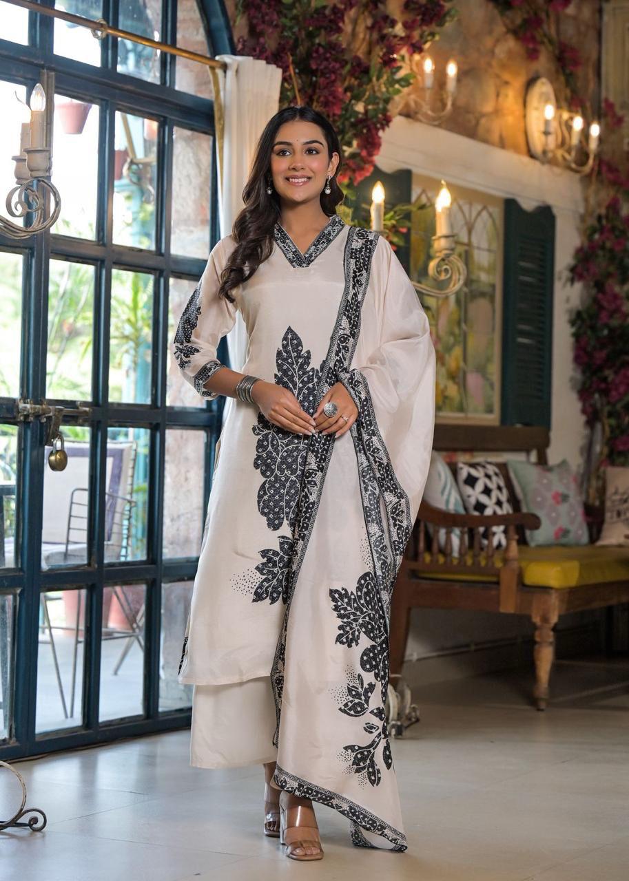 Super pretty Mul silk embroidery full suit set in black