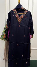 Muslin V neck embellished full suit set in blue