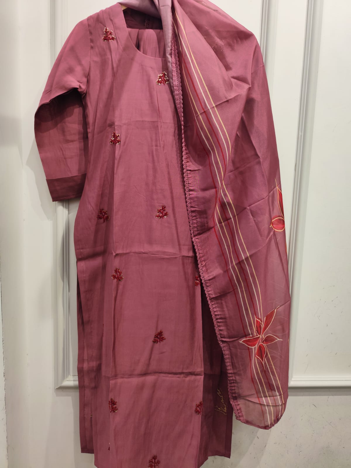 Mul silk embroidered full suitin onion pink