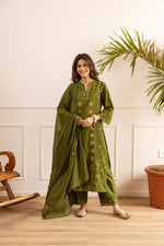 Fully embroidered cotton suit set in green