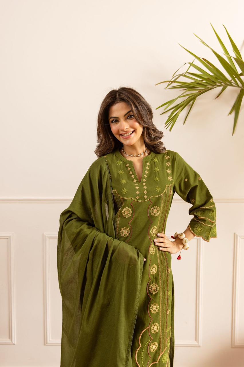 Fully embroidered cotton suit set in green
