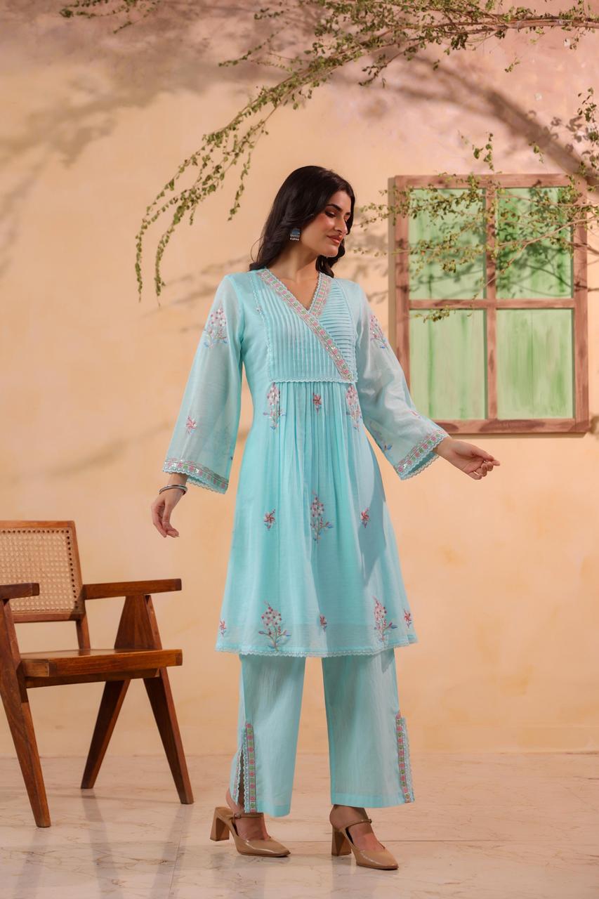 Super pretty Mul cotton embroidered co ord in blue