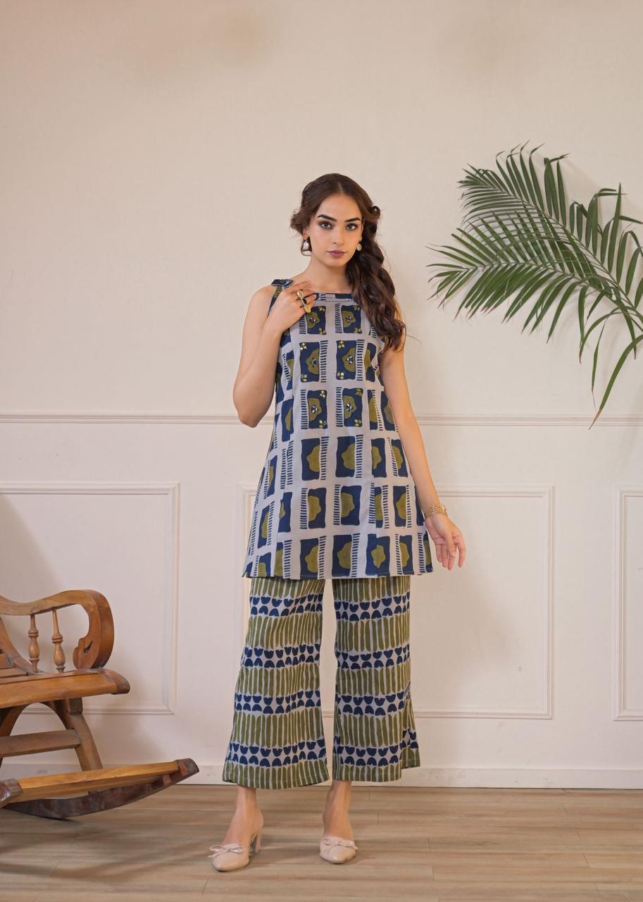 Pretty cotton sleeveless co ord in blue n green