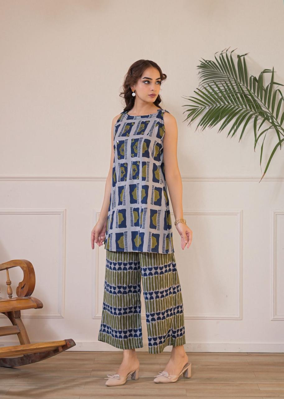Pretty cotton sleeveless co ord in blue n green