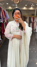 Premium mul chanderi premium heavely embroidered with sequence detailing with linning full suit set.