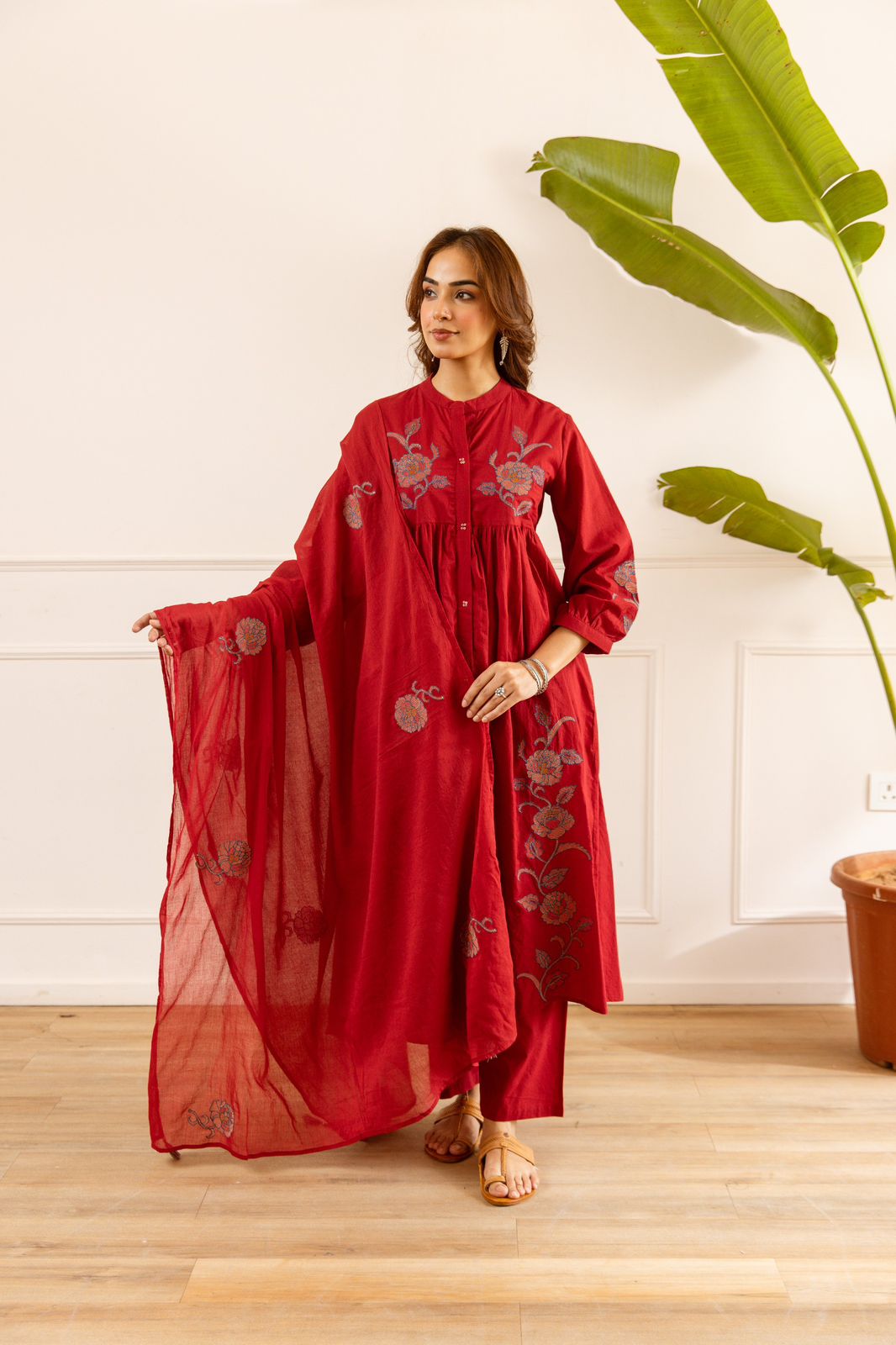 Pretty cotton applique suit set in red