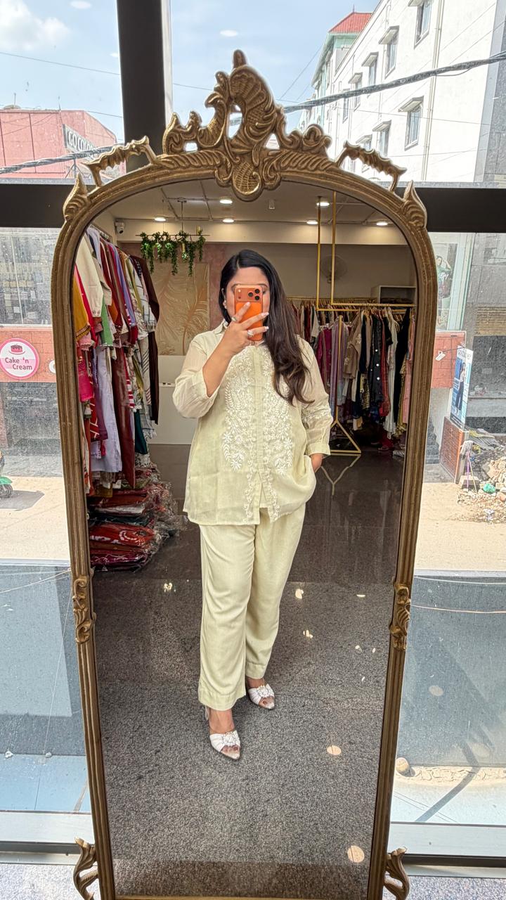Designer back full chikankari co ord set in glass tissue comes with Mul inner