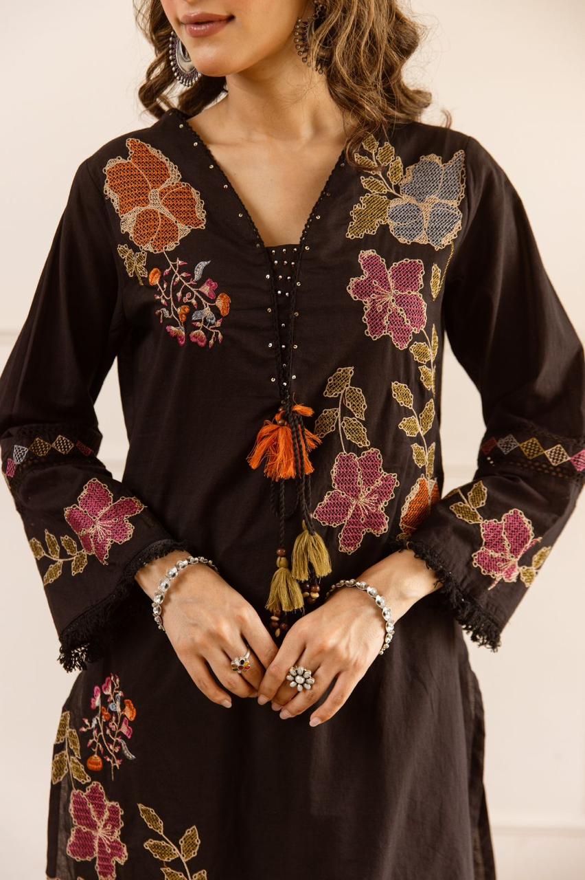 Fully embroidered super pretty co ord set in black
