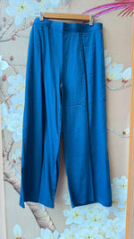 Pretty ombré front and back applique work comes with inner in blue