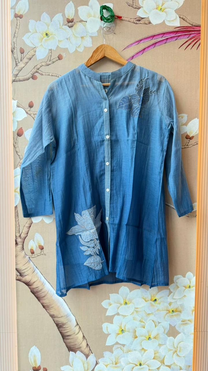 Pretty ombré front and back applique work comes with inner in blue