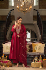 Wow Mul chanderi zari detailing suit set