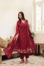 Mul cotton embroidered suit set in red