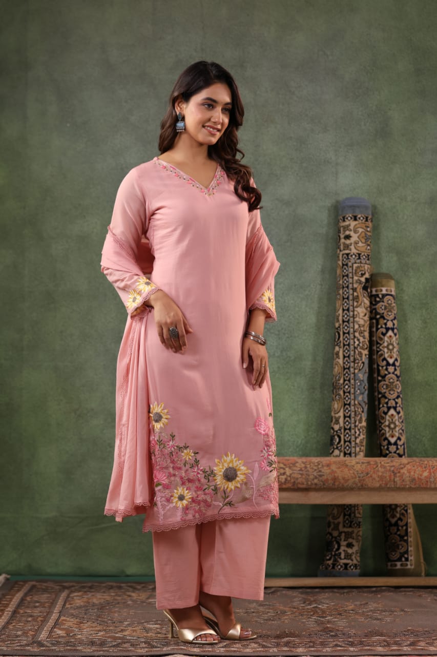 Pretty Mul Chanderi applique work full suit set in pink
