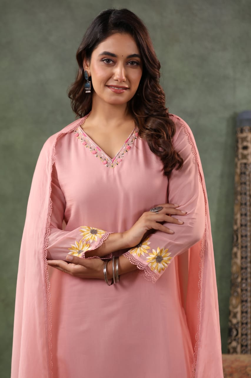 Pretty Mul Chanderi applique work full suit set in pink