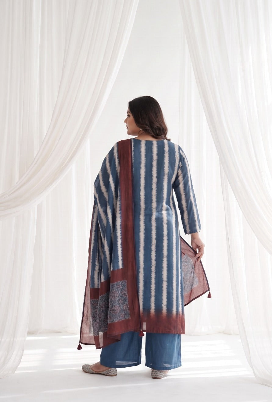 Mul silk digital printed suit set in blue (Plus Sizes Only)