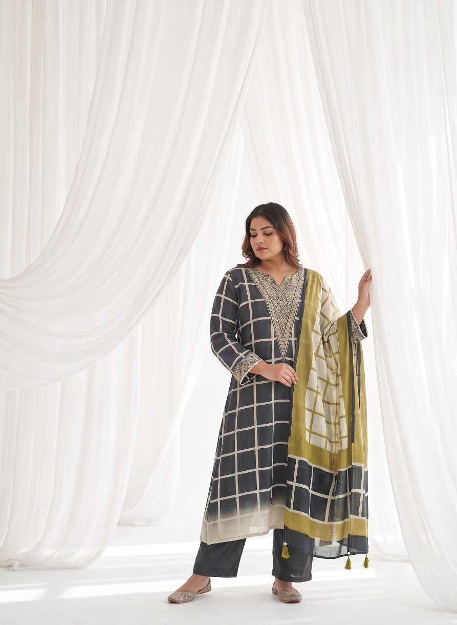 Mul silk digital printed chequeredsuit set in black n yellow (Plus Sizes Only)
